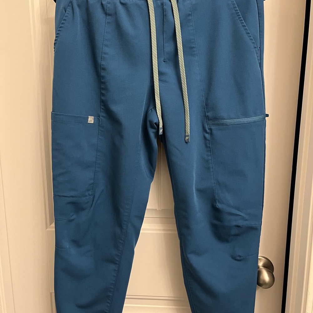 Women’s High-Rise Blue Lagoon Medium Petite Jogger Scrub Bottoms